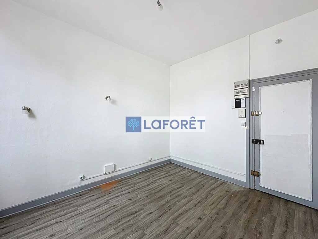 Rooms - Apartment with City Centre Location in Saint-Dizier