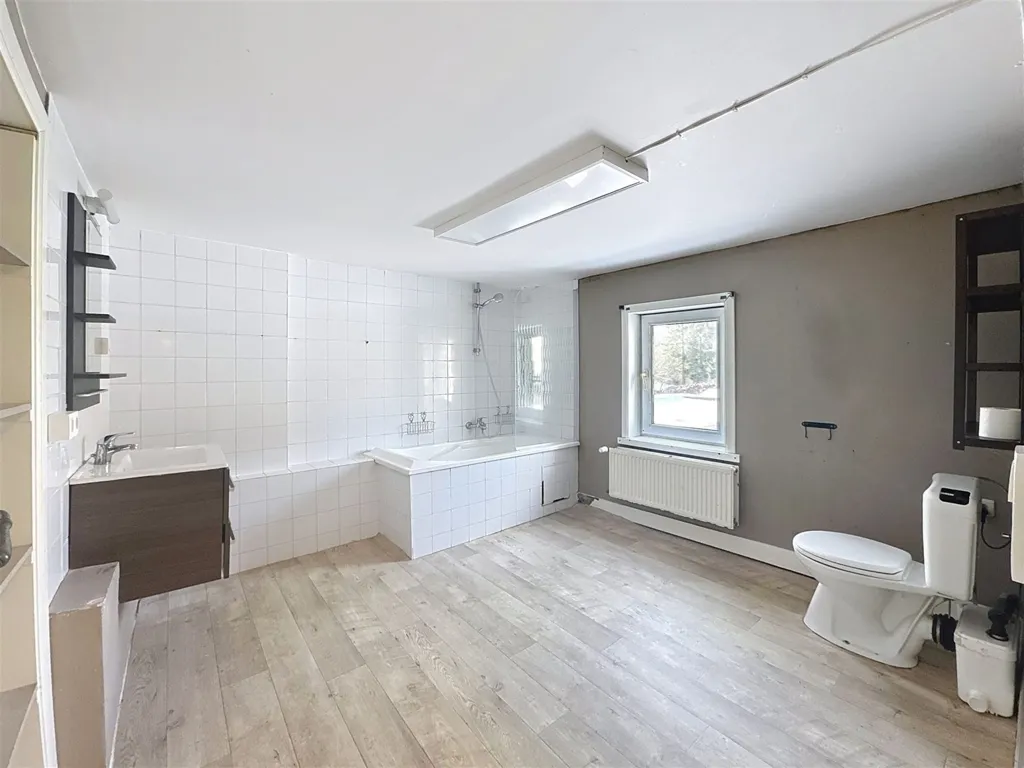 Vannitoad - House with Open Plan Living in Wasseiges