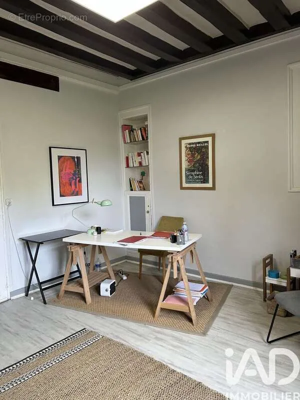 Office - Professional Space near Angers