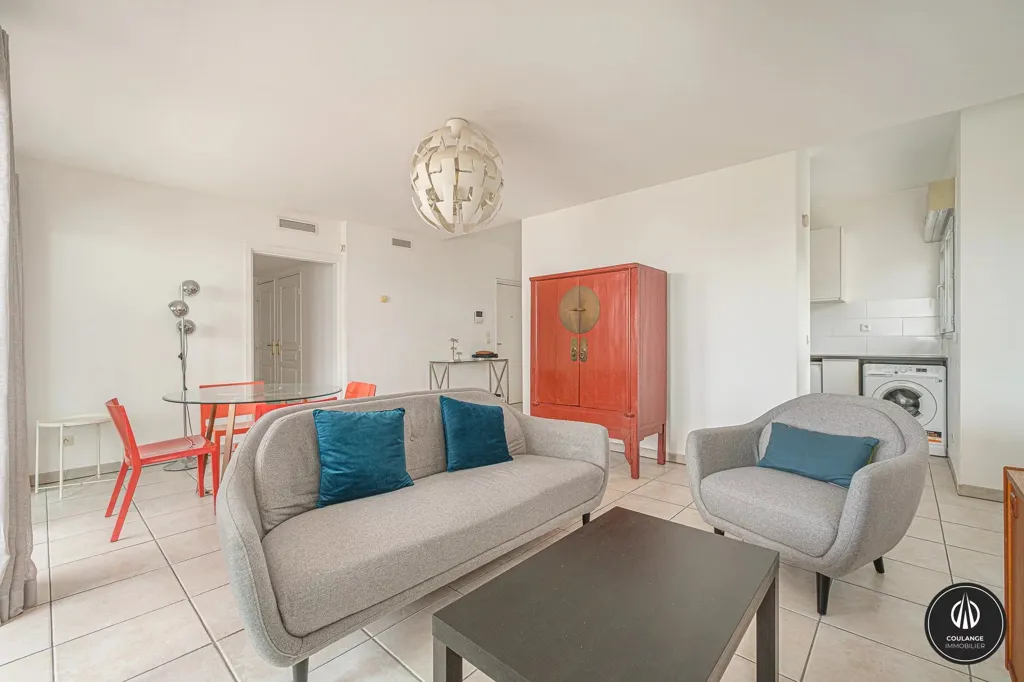 Elutuba - Seafront Apartment with Balcony in Marseille 8th