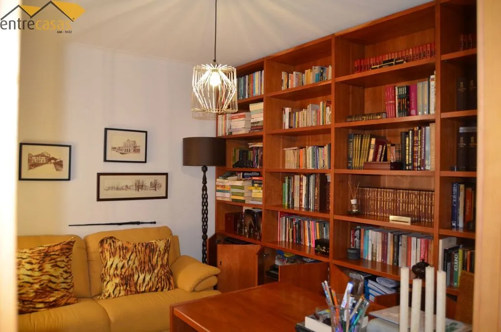 Office - Modern House with Sea Views in Carreço