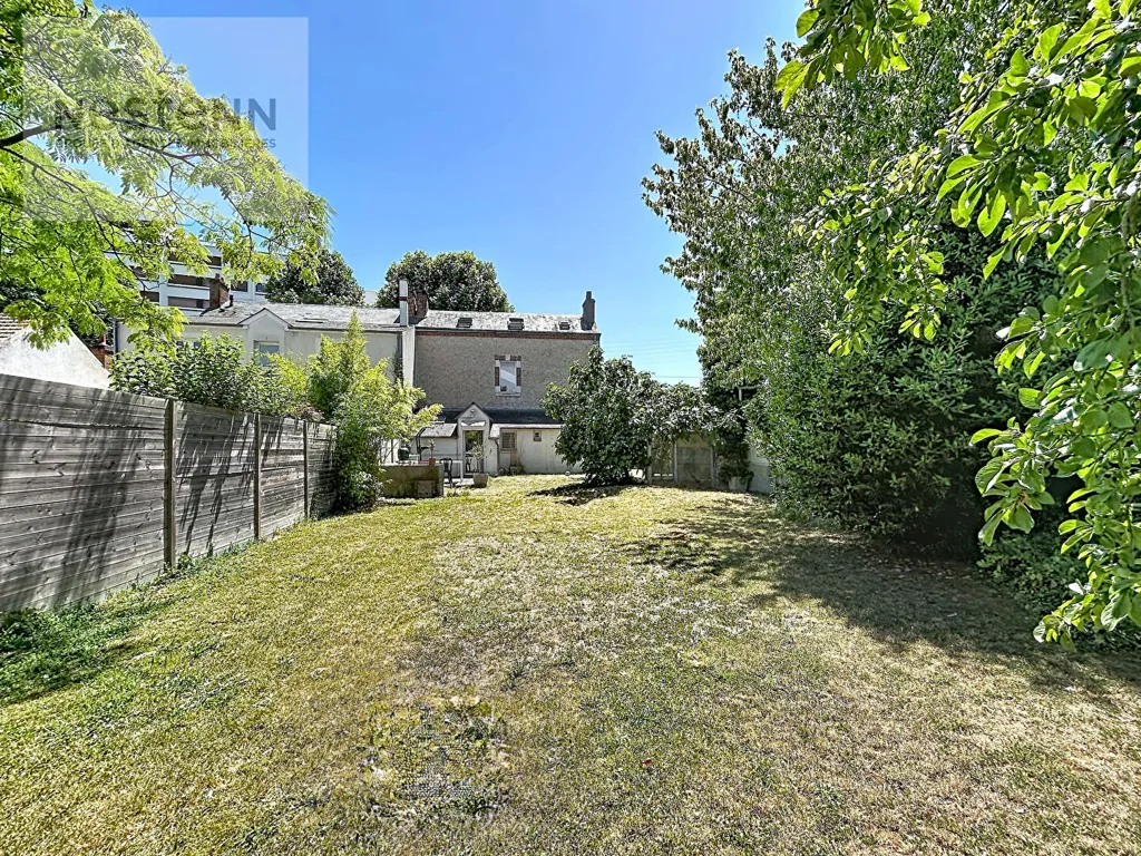 Giardino - 1920s Townhouse with Garden in Orleans
