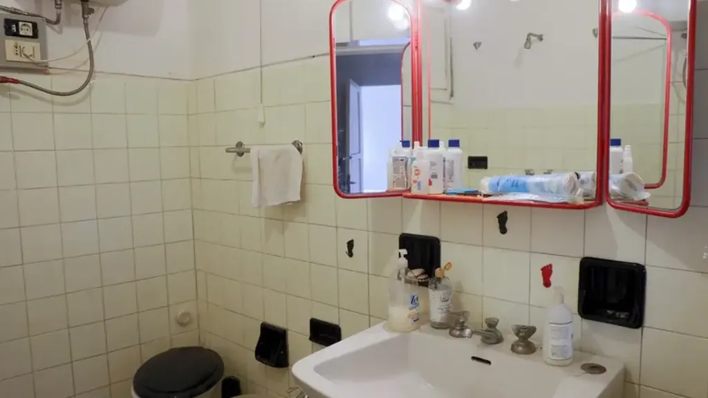 Salles de bain - Multi-Level Villa in Sant'Agata Bolognese