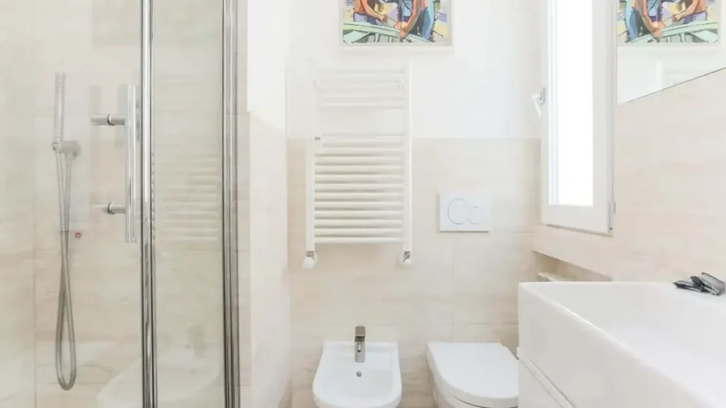 Vannitoad - Modern Studio with Balcony in Milan