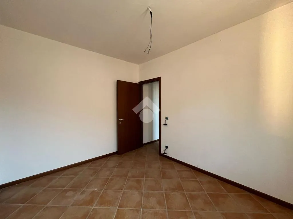 Rooms - Trilocale with Private Garage in Cadeo
