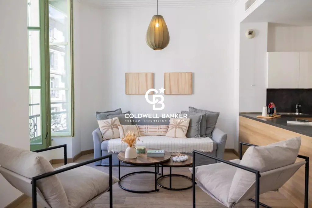 Living Room - Characterful Apartment with Balcony in Nice Centre