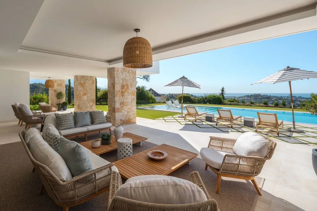 Terrasse - Luxury Villa with Panoramic Views in El Herrojo