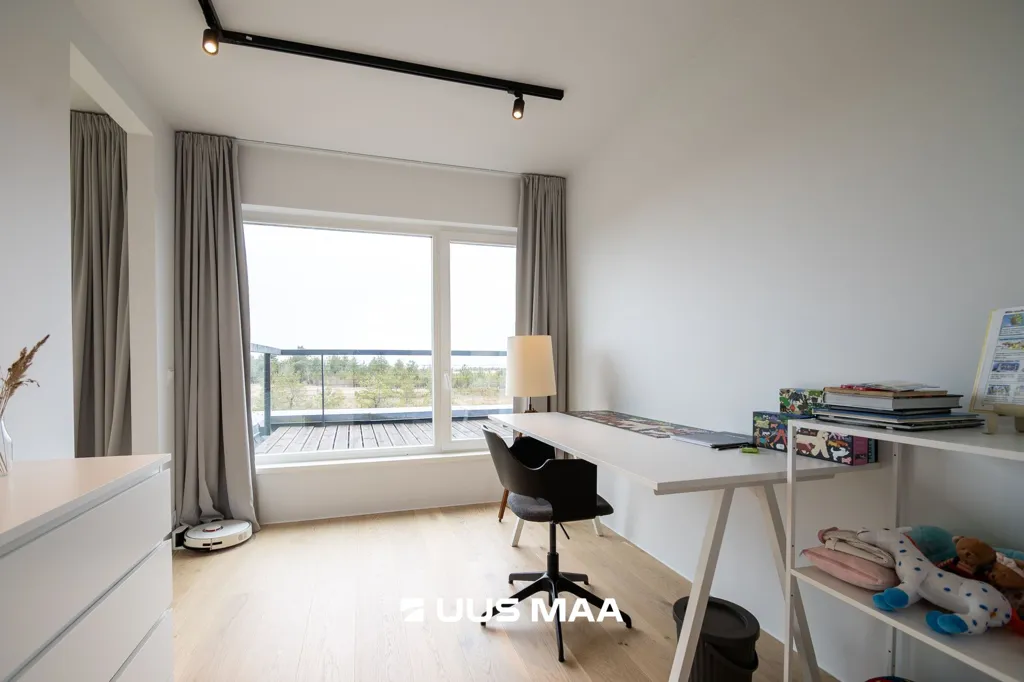 Bureau - Modern Apartment with Sea View in Kuressaare