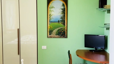 Bureau - Charming Triplex with Panoramic Terrace in Lazise