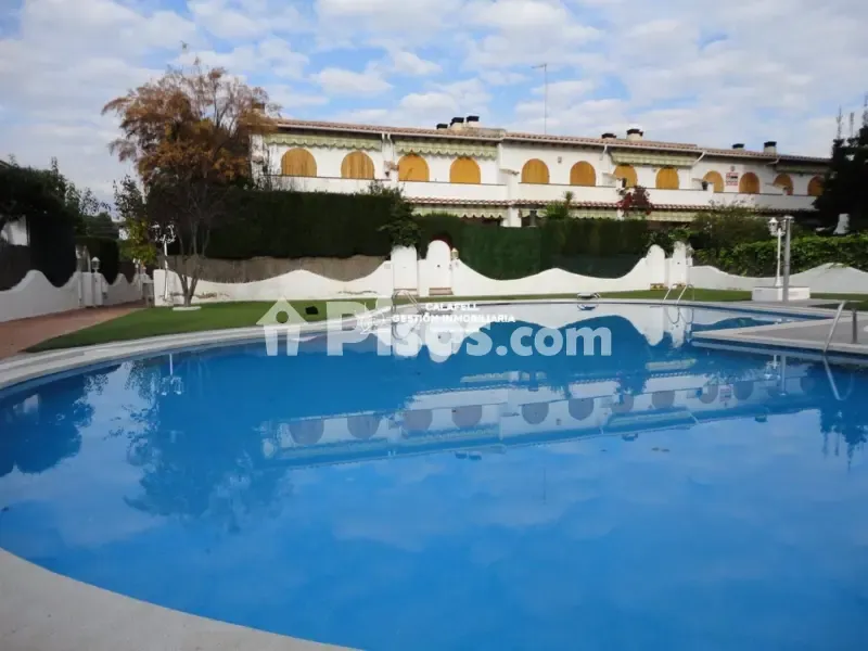 Piscine - Corner Semi-Detached with Sea View in Calafell