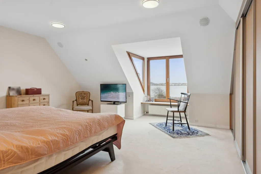 Chambres - Villa with Private Beach and Lake in Snoghøj