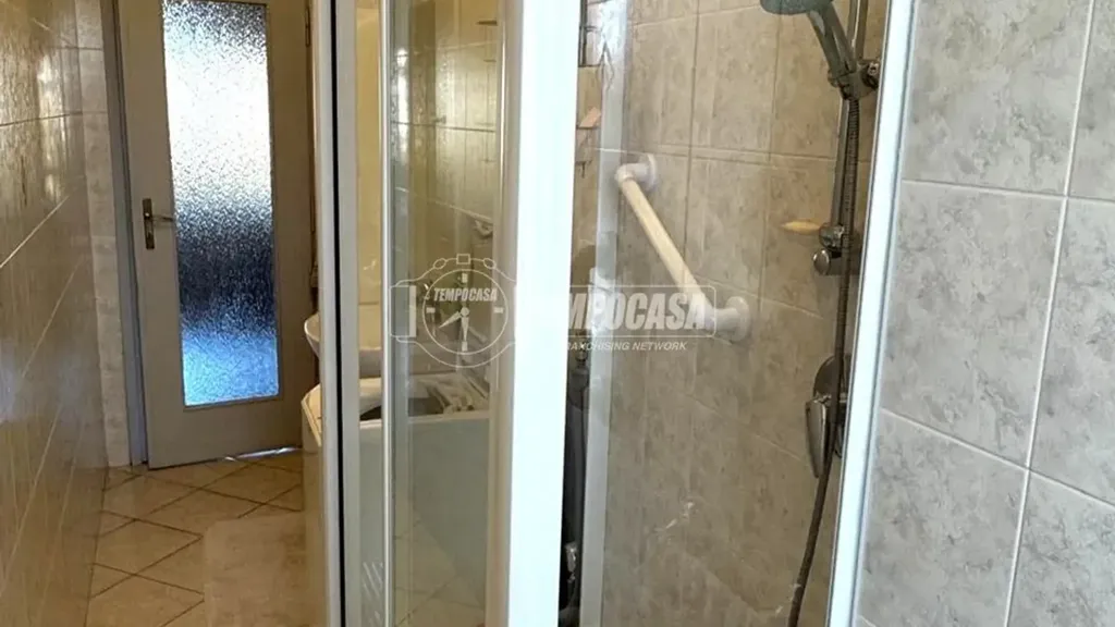 Vannitoad - Rearranged Apartment with Balcony in Collegno