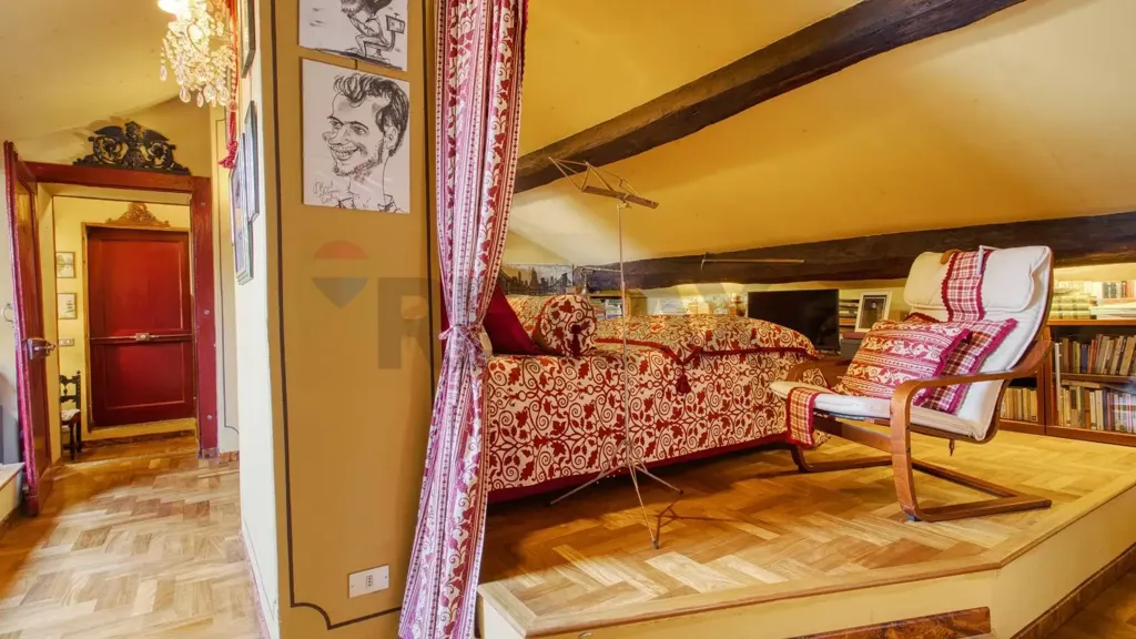 Chambres - Historic Apartment with Double Balcony in Novara