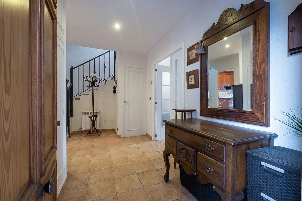Esik - Luxury House with Garden in Salou
