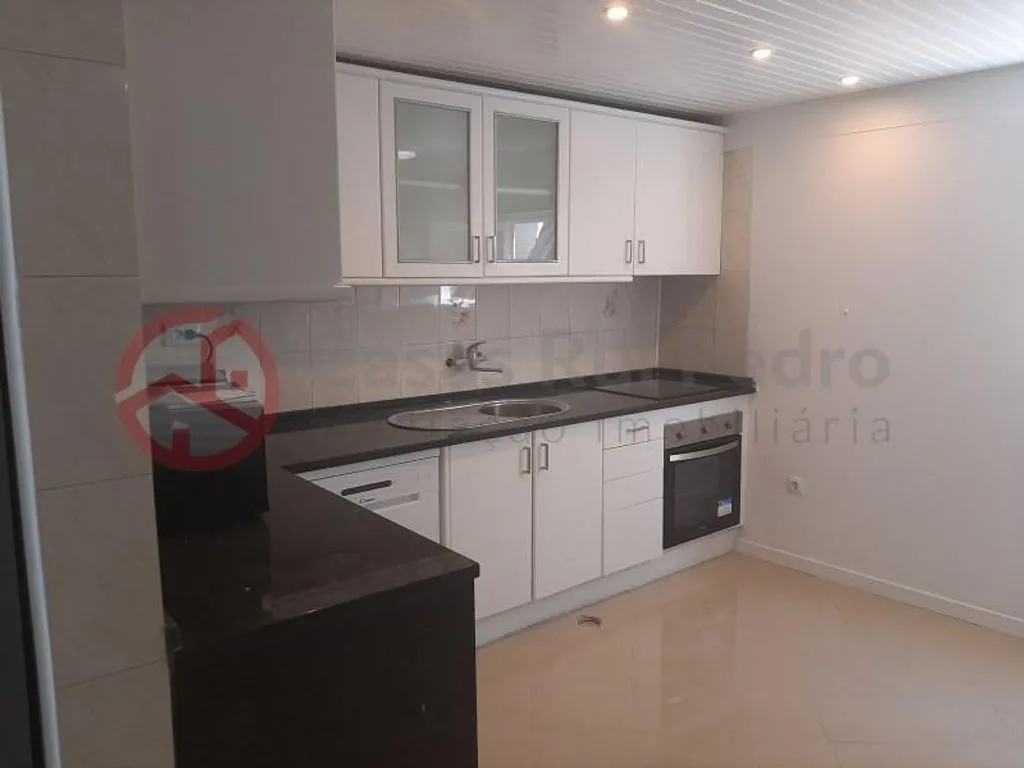 Köök - Refurbished House with Patio in Casalinho da Ajuda