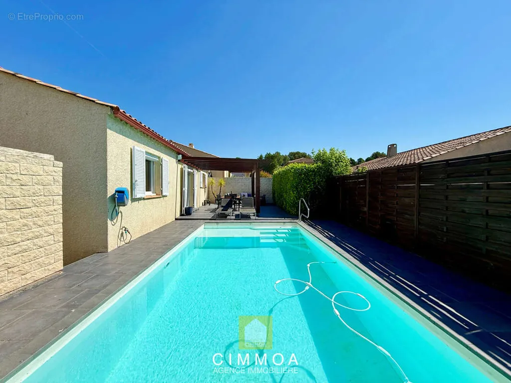 Piscine - Maison avec Piscine à Poussan