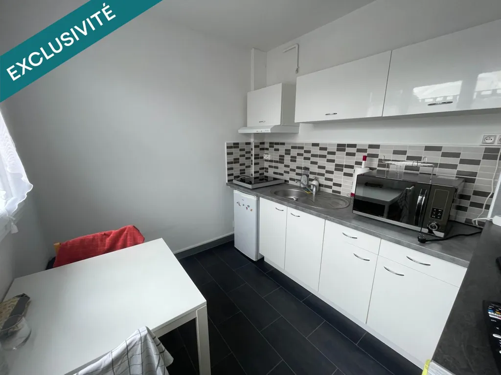 Köök - Studio with Parking in Laval