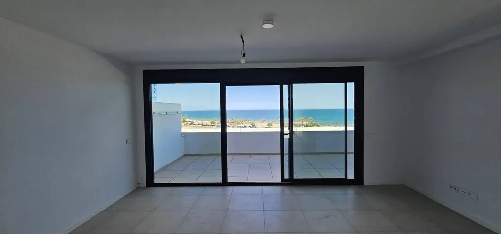 Stanze - Beachfront Apartment with Sea Views in Torremolinos