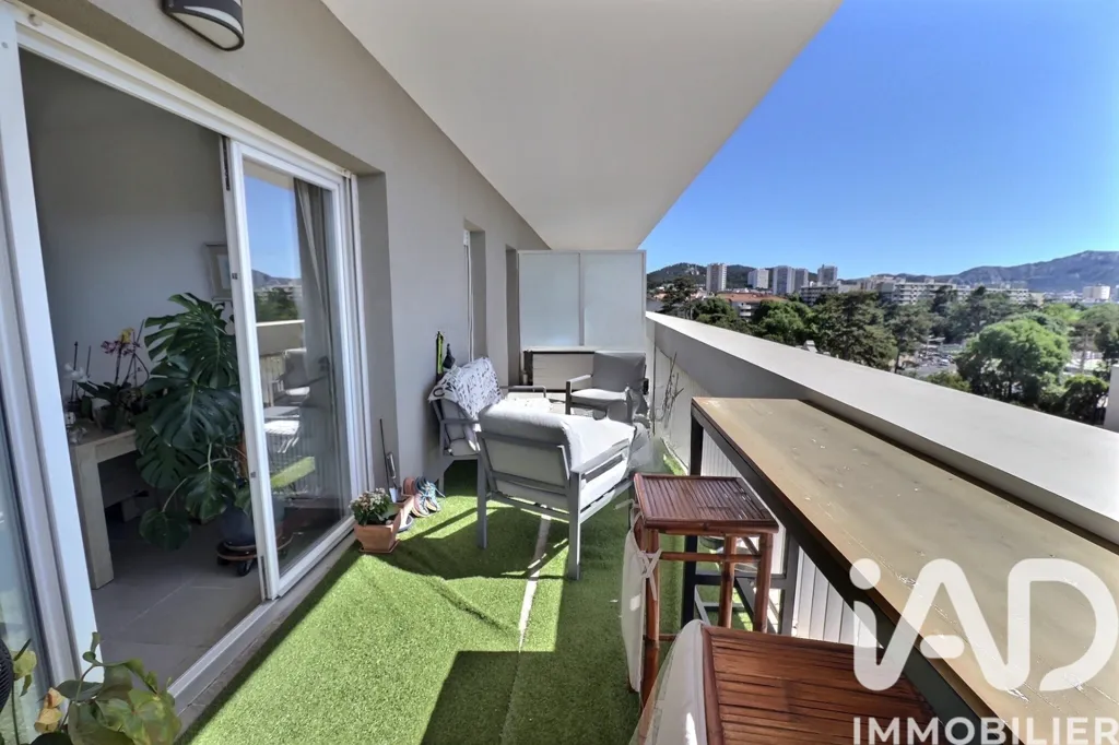 Rõdu - Modern Apartment with Panoramic Terrace in Marseille 13009
