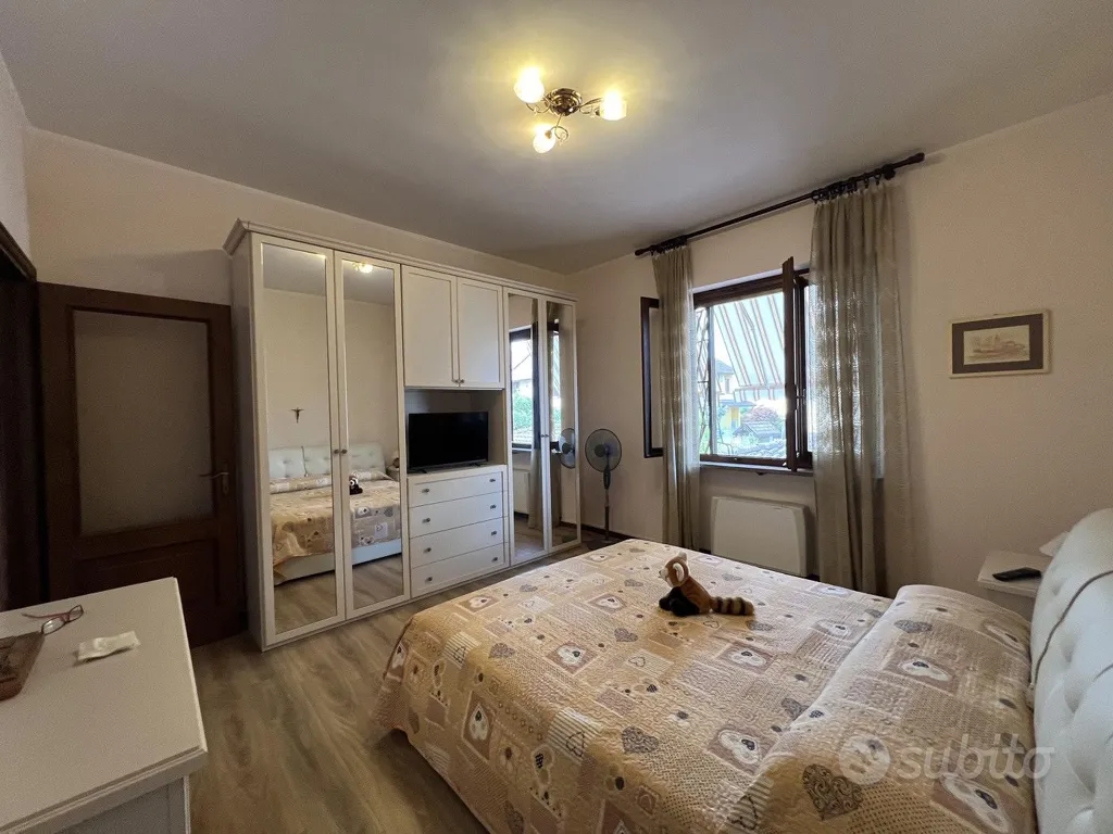 Bedrooms - Independent Villa with Garden in Mortara