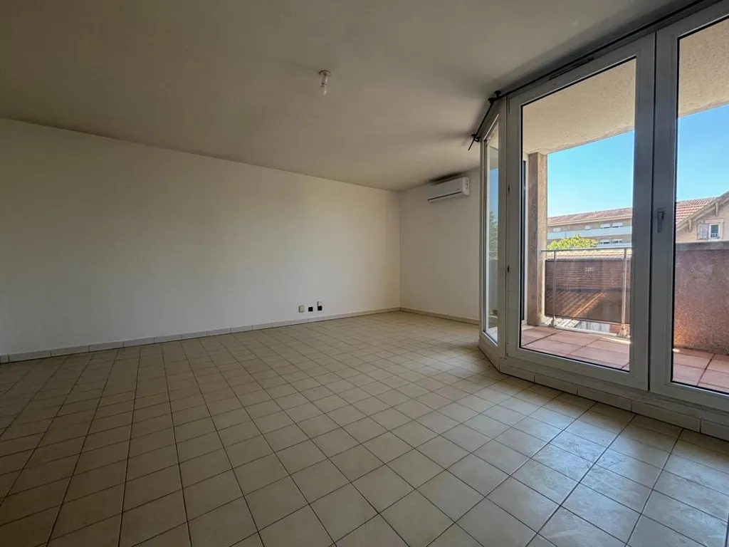 Toad - Duplex Apartment with Terraces in Avignon