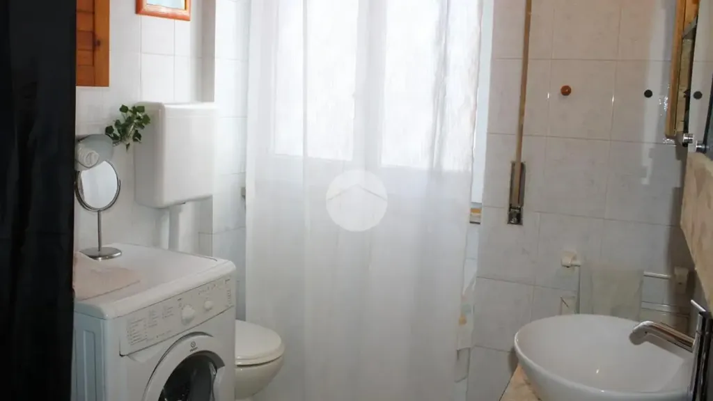 Salles de bain - Twin-Storey Apartment with Garden in Palermo