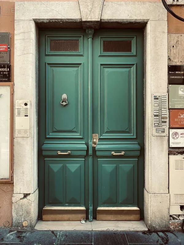 Exterior - Apartment with Ascender in Vieux-Nice