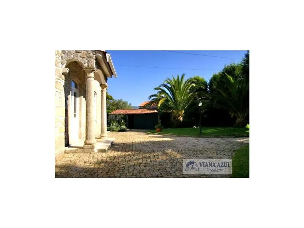 Aed - Historic Manor with Garden in Vila de Punhe