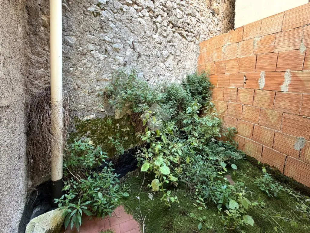 Aed - Restored Monolocale with Garden in Cori
