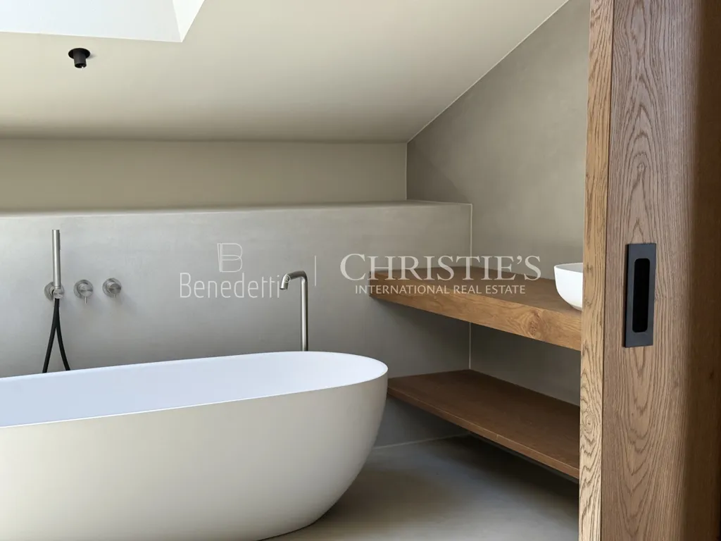 Bathrooms - Luxury Apartment with Dolomite Views on Ritten