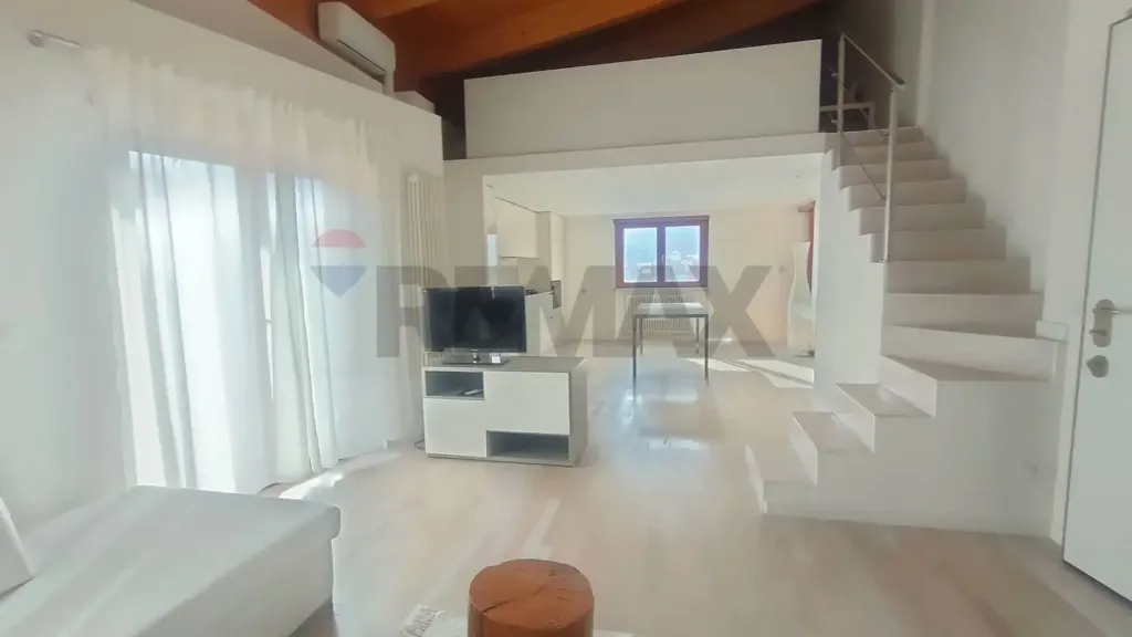 Elutuba - Modern Apartment with Balcony in Scoppito