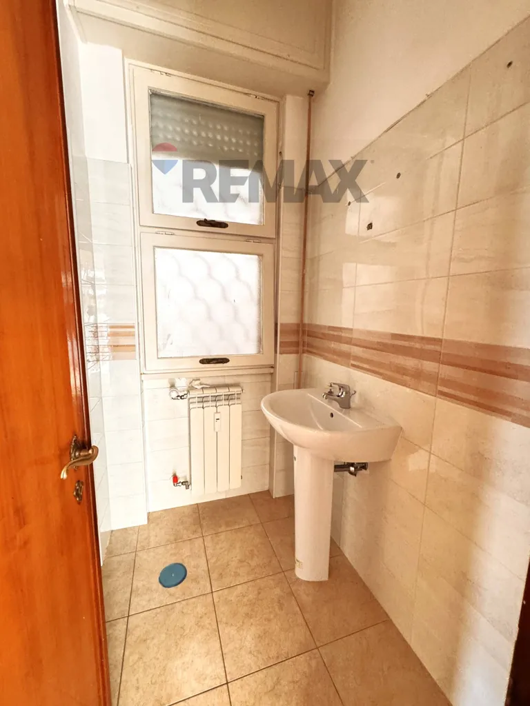 Bagni - Spacious Apartment with Parking in Ostia Ponente