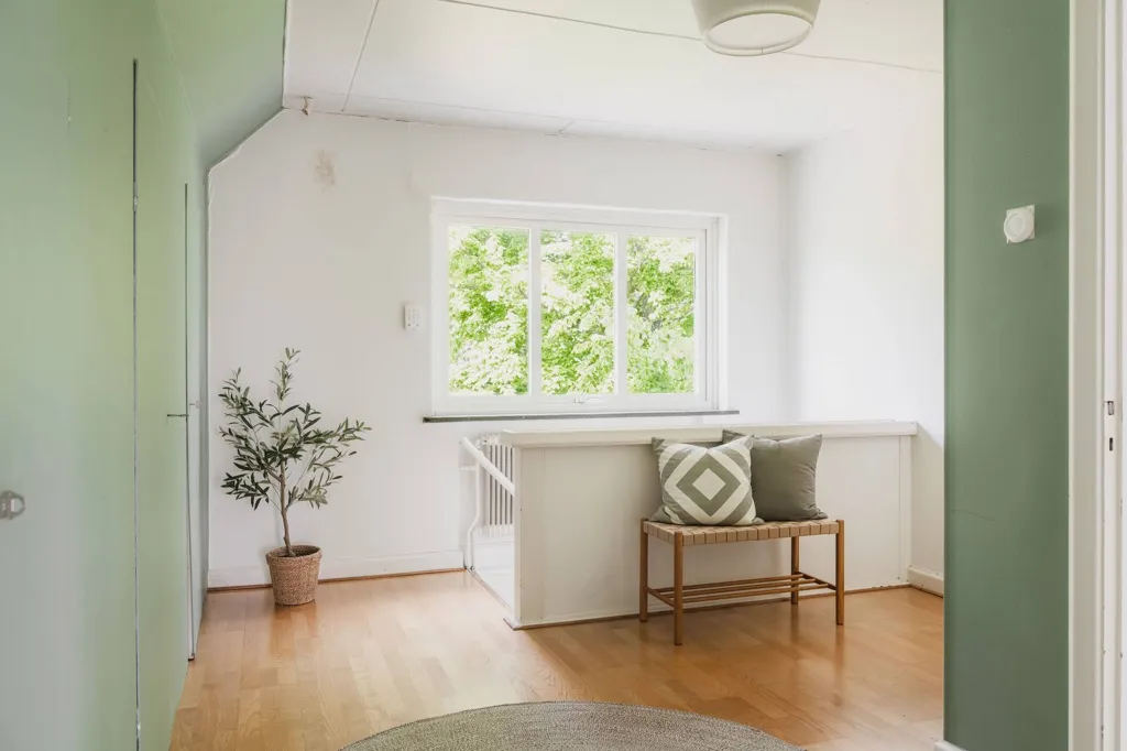 Esik - Villa with Renovation Potential in Lilla Beddinge