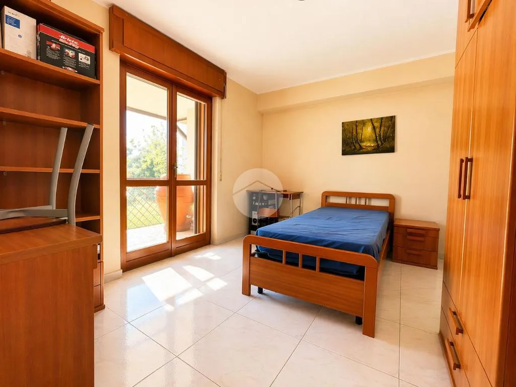 Chambres - Three-Bedroom Apartment with Balcony in Settimo