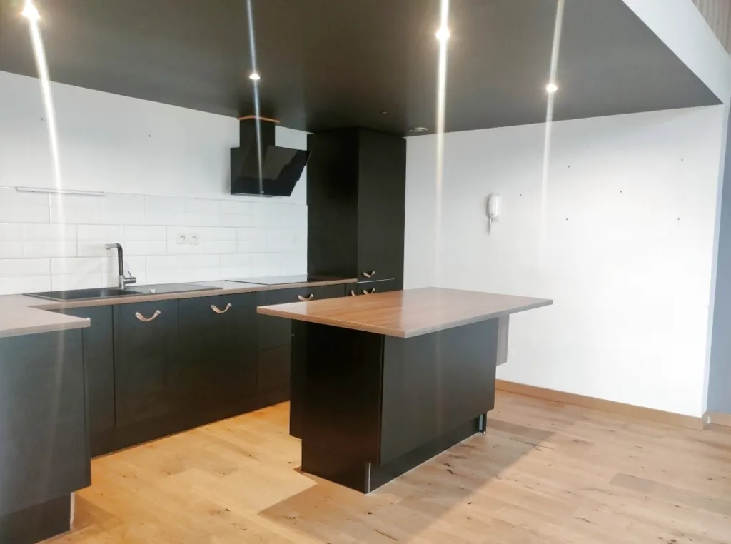 Köök - Duplex with Terrace in Besançon