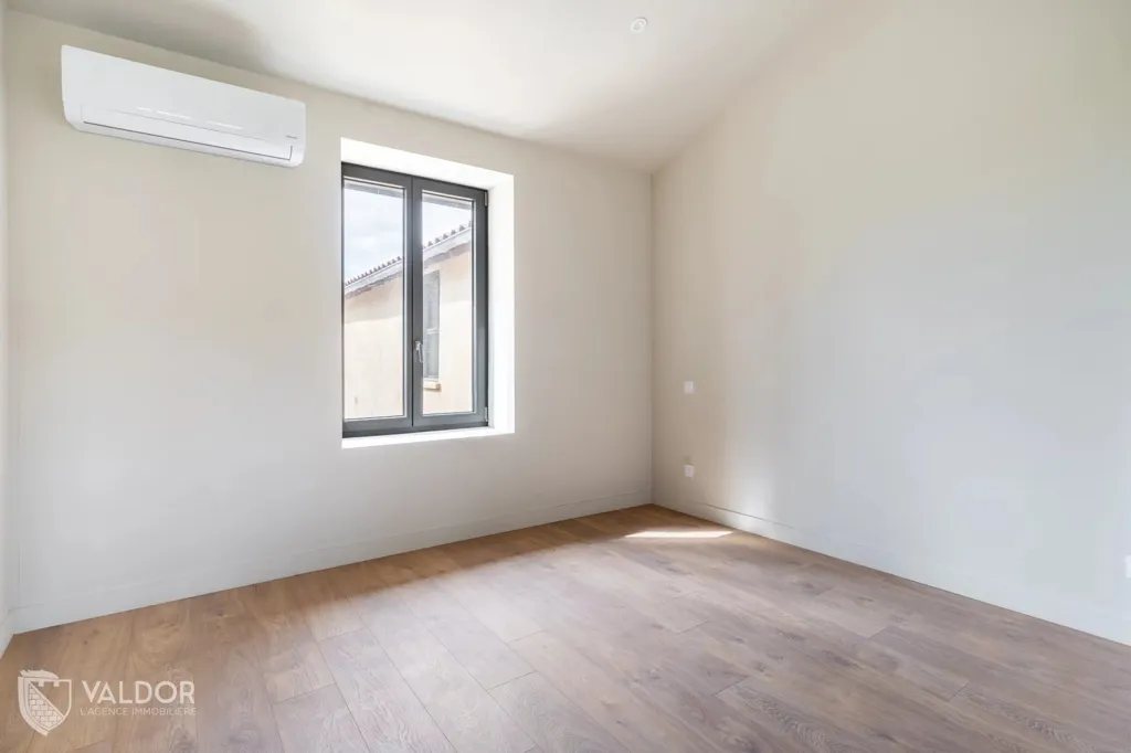 Pièces - Maison Rénovée avec Jardin à Blacé