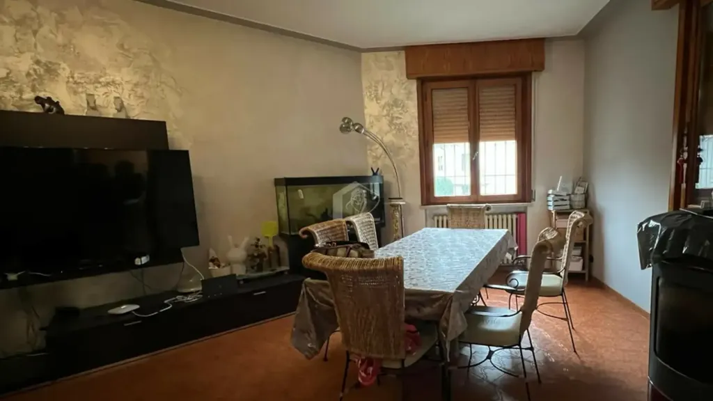 Söögituba - Semi-Detached House with Garden in Suzzara