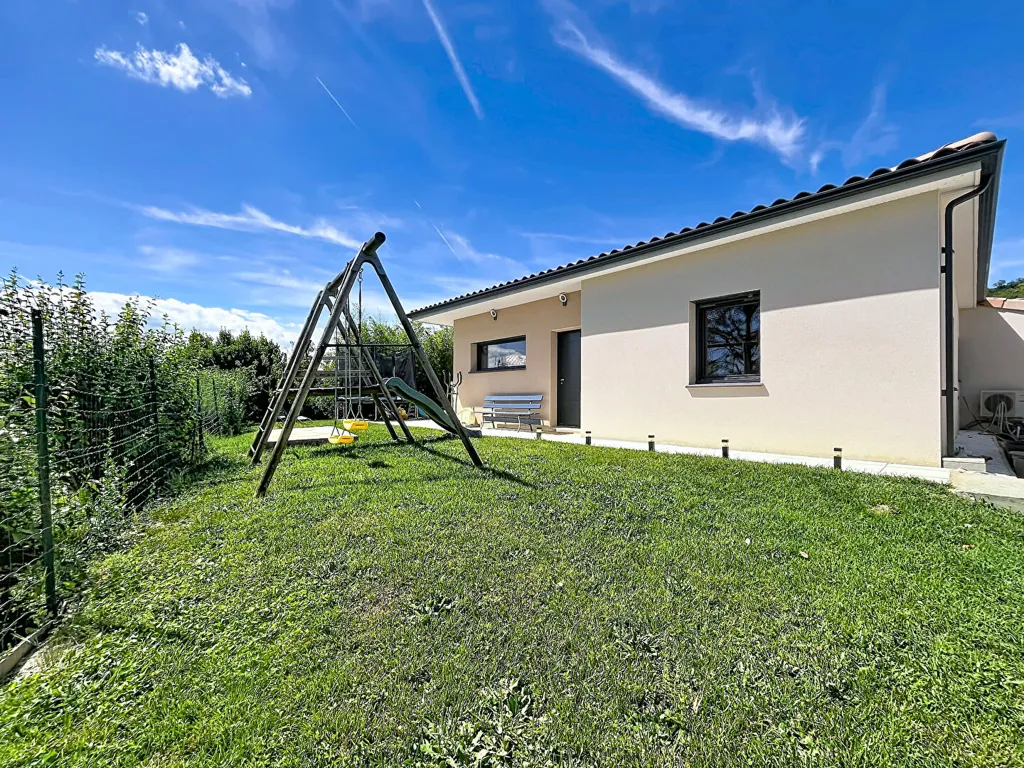 Aed - Contemporary Villa with Large Garden in Quiet Area