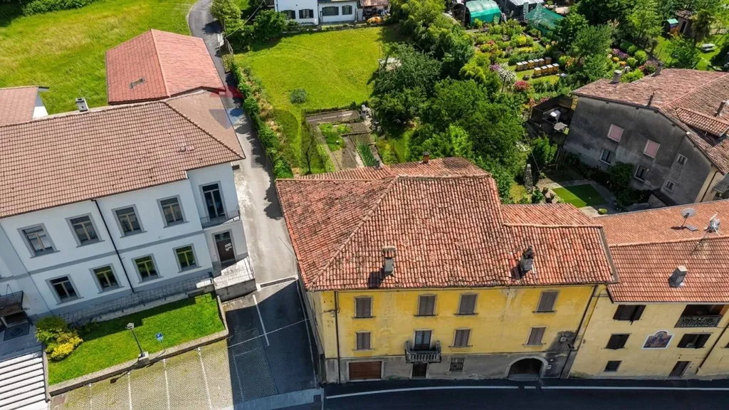 Õhuvaade - Developable Building in Pian Camuno Centre