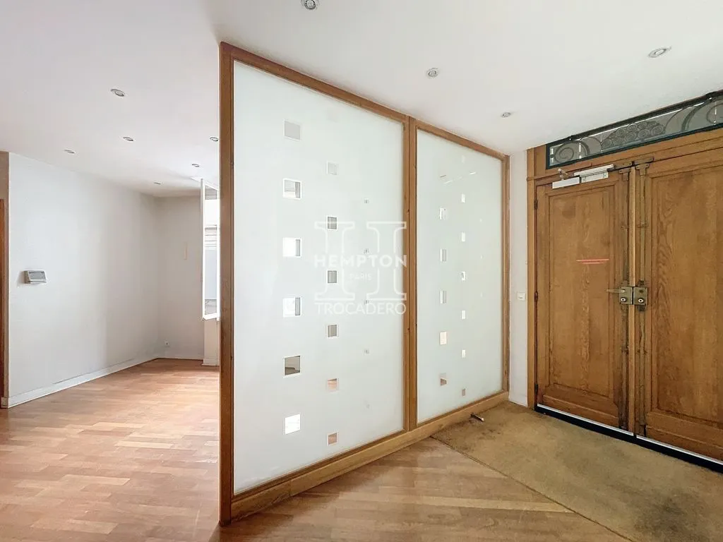Esik - Luxury Duplex with Parking in La Muette, Paris