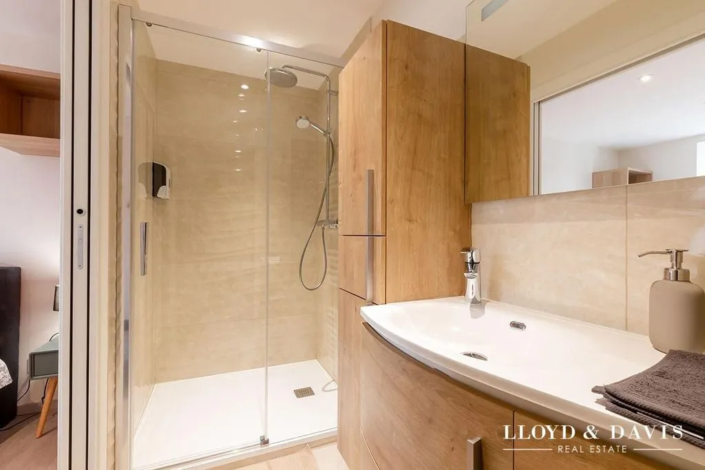 Salles de bain - Immeuble de Rapport Rénové à Santenay