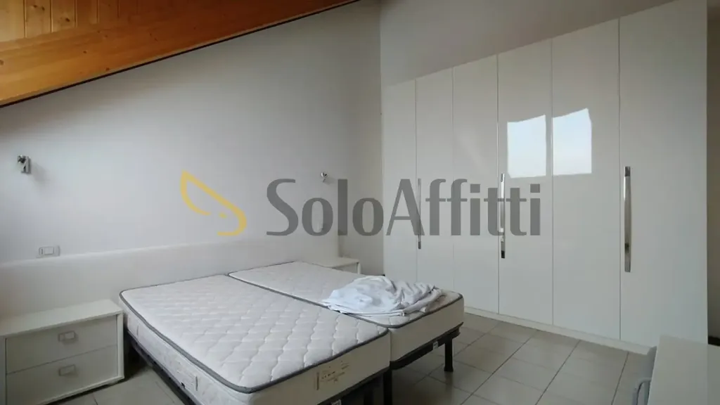 Magamistoad - Mansarded Triplex with Balcony in Gallarate