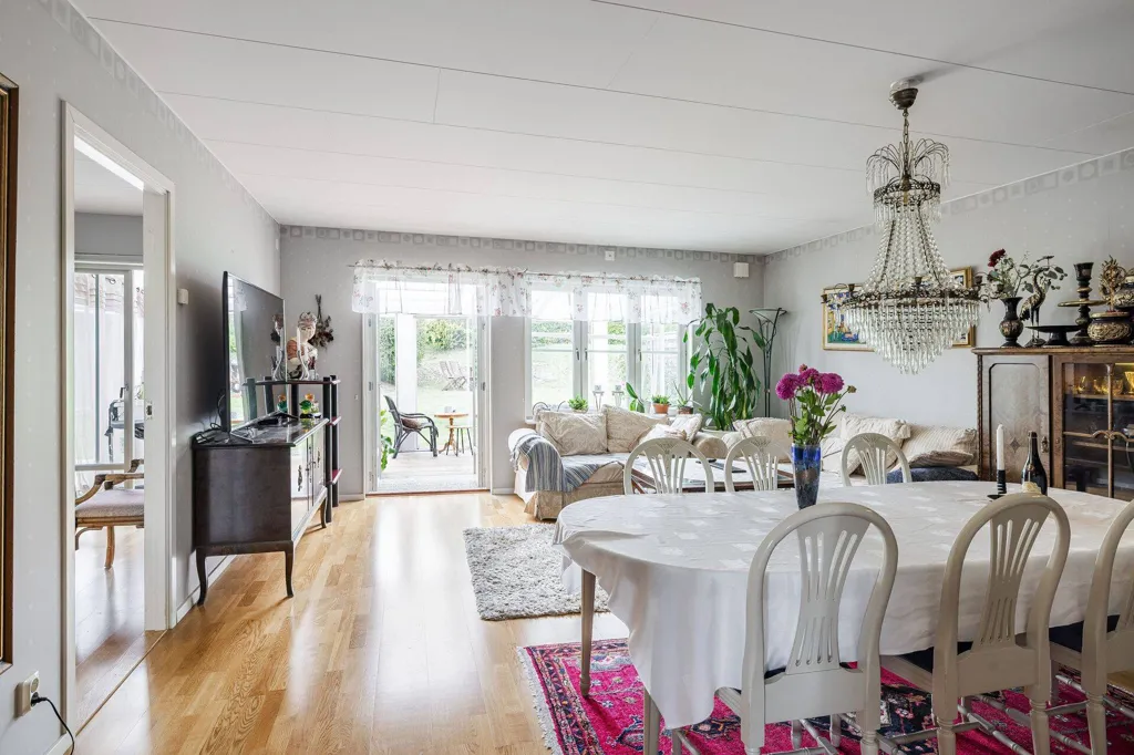 Söögituba - 1½-Storey Villa with Spa in Eskilstuna