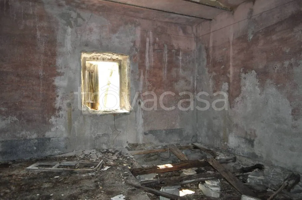 Toad - Rustic Complex for Restoration in Sampeyre