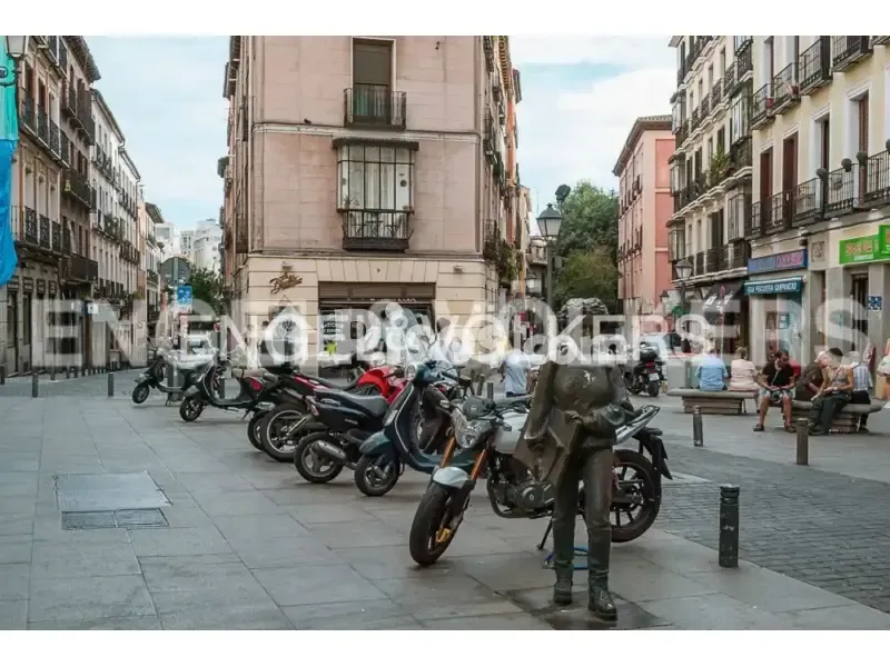 Extérieur - Modern Apartment with Balcony in Malasaña