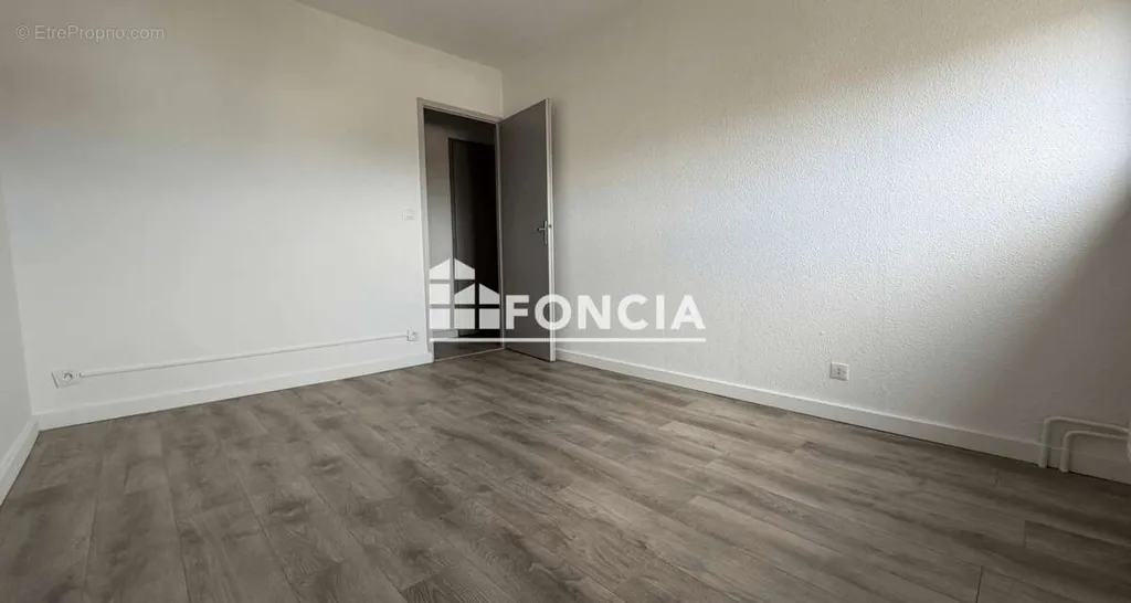 Rooms - Traversing Flat with Balcony in Thonon-les-Bains