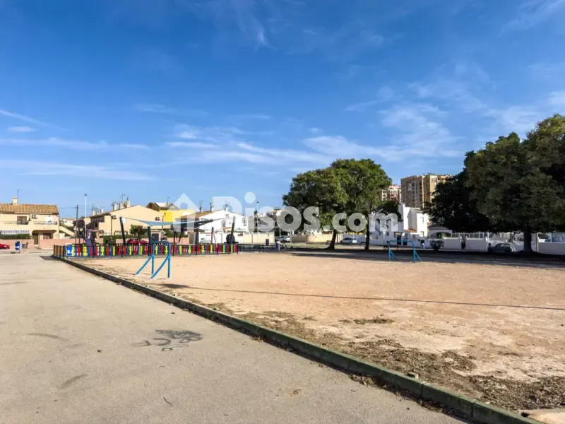 Chalet with South-Facing Terrace in Torrevieja