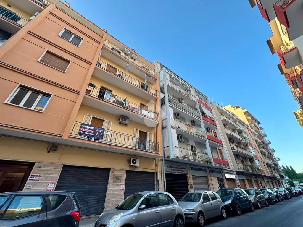 Extérieur - 3-Bedroom Apartment with Balcony in Bari