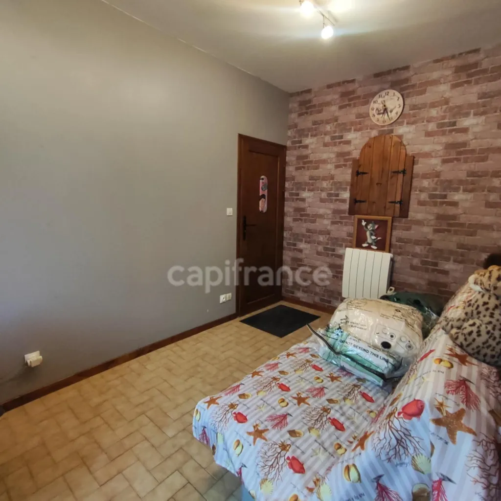 Magamistoad - Contemporary Home with Storage in Aoste