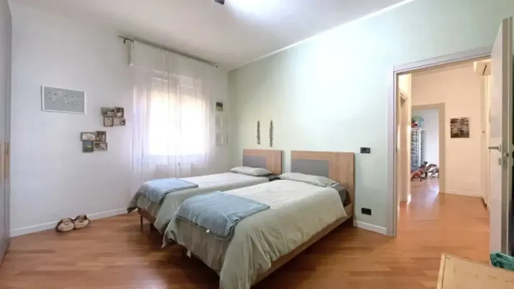 Chambres - Rear-Facing Apartment with Balcony in Carpi
